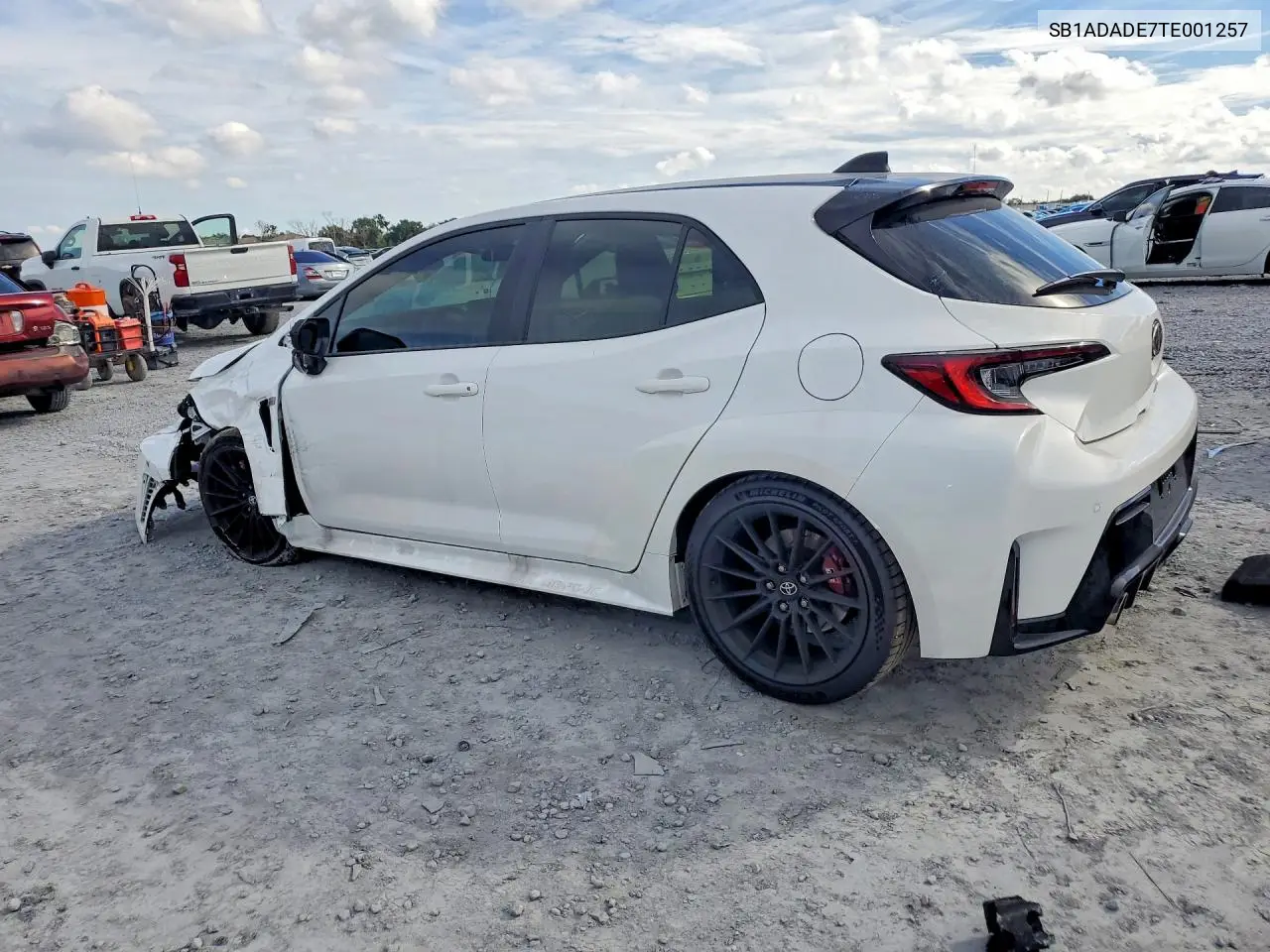 2026 TOYOTA GR COROLLA VIN SB1ADADE7TE001257 — фото 2