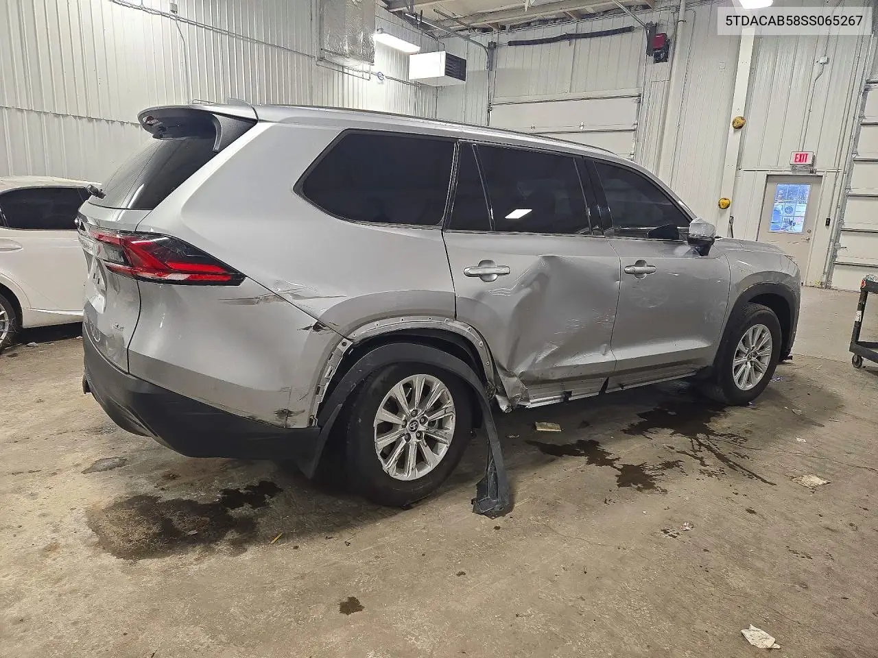 2025 TOYOTA GRAND HIGHLANDER VIN 5TDACAB58SS065267 — фото 3