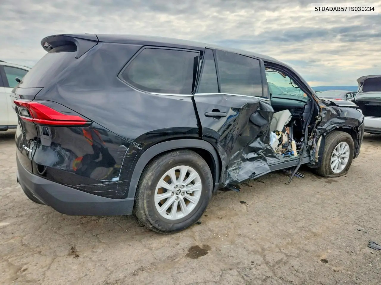 2026 TOYOTA GRAND HIGHLANDER VIN 5TDADAB57TS030234 — фото 3