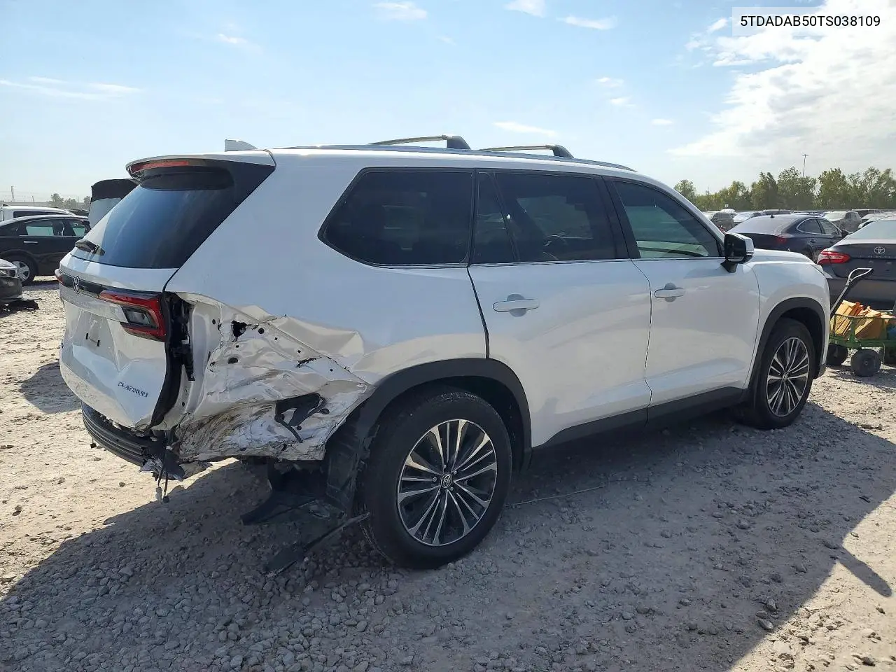 2026 TOYOTA GRAND HIGHLANDER VIN 5TDADAB50TS038109 — фото 3