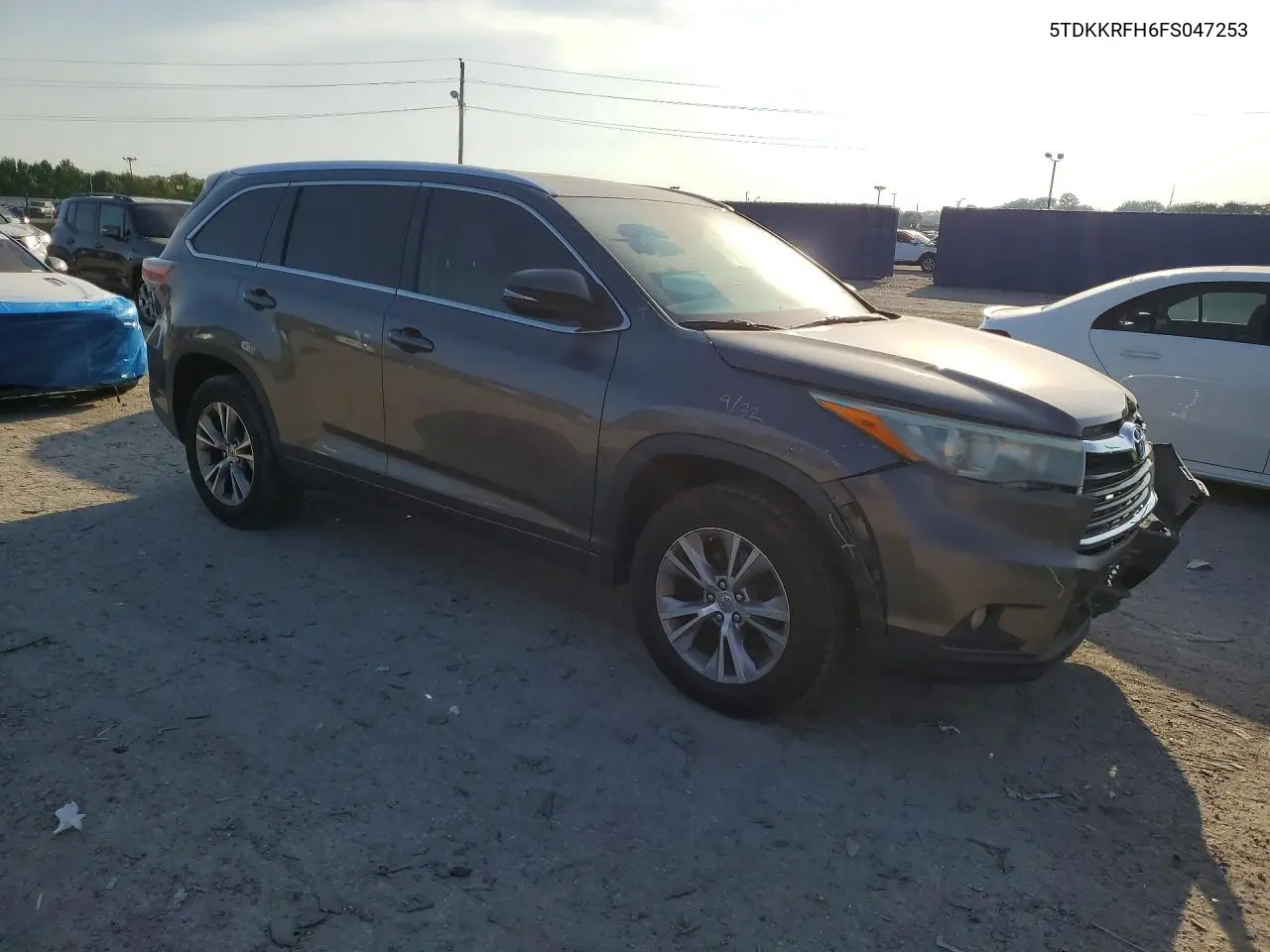 2015 TOYOTA HIGHLANDER VIN 5TDKKRFH6FS047253 — фото 4