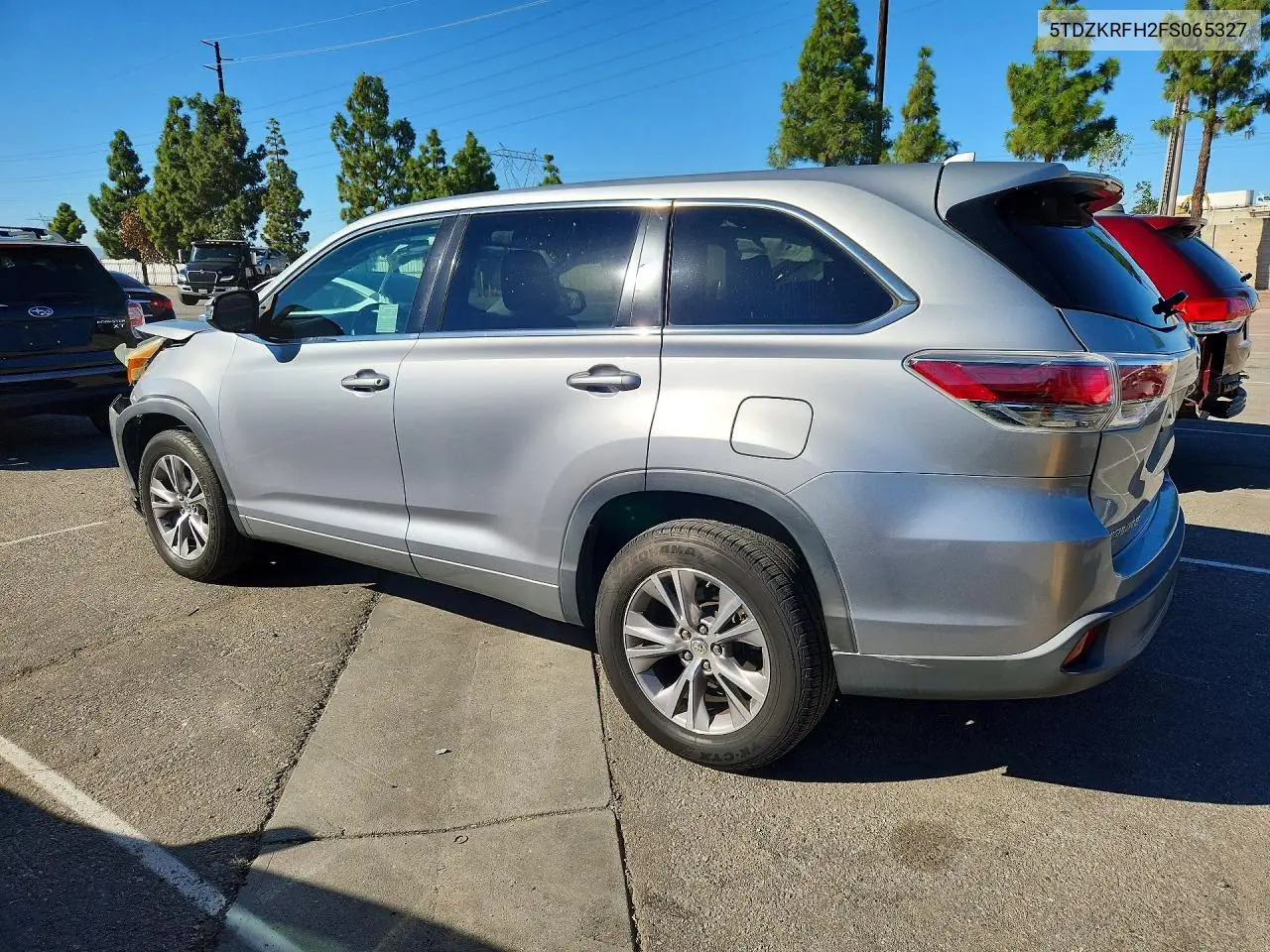 2015 TOYOTA HIGHLANDER VIN 5TDZKRFH2FS065327 — фото 2