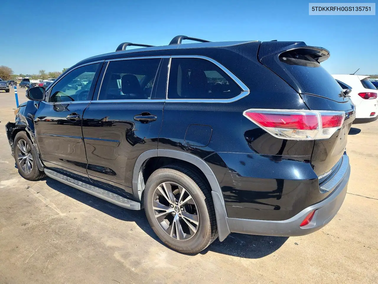 2016 TOYOTA HIGHLANDER VIN 5TDKKRFH0GS135751 — фото 2