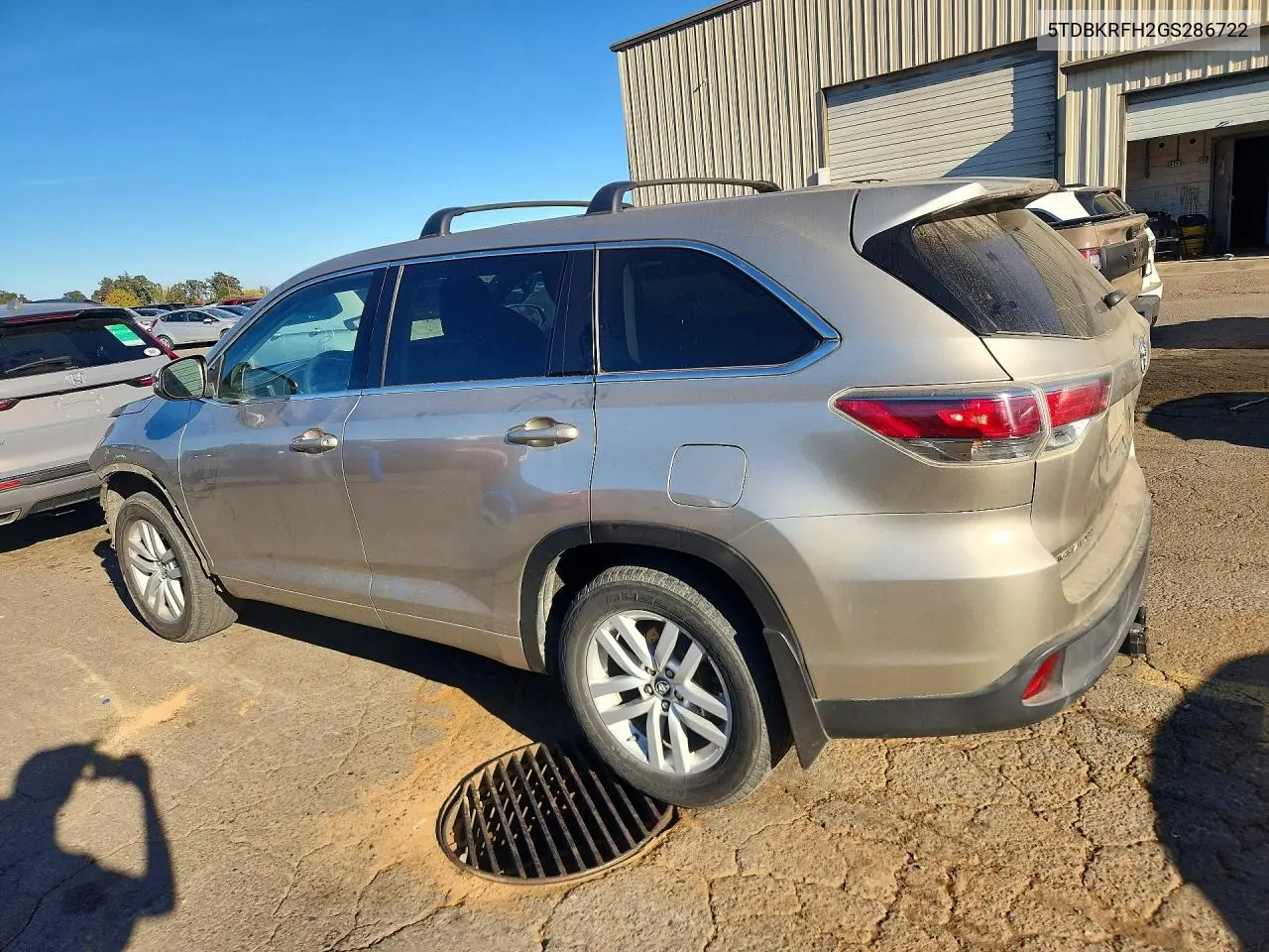 2016 TOYOTA HIGHLANDER VIN 5TDBKRFH2GS286722 — фото 2