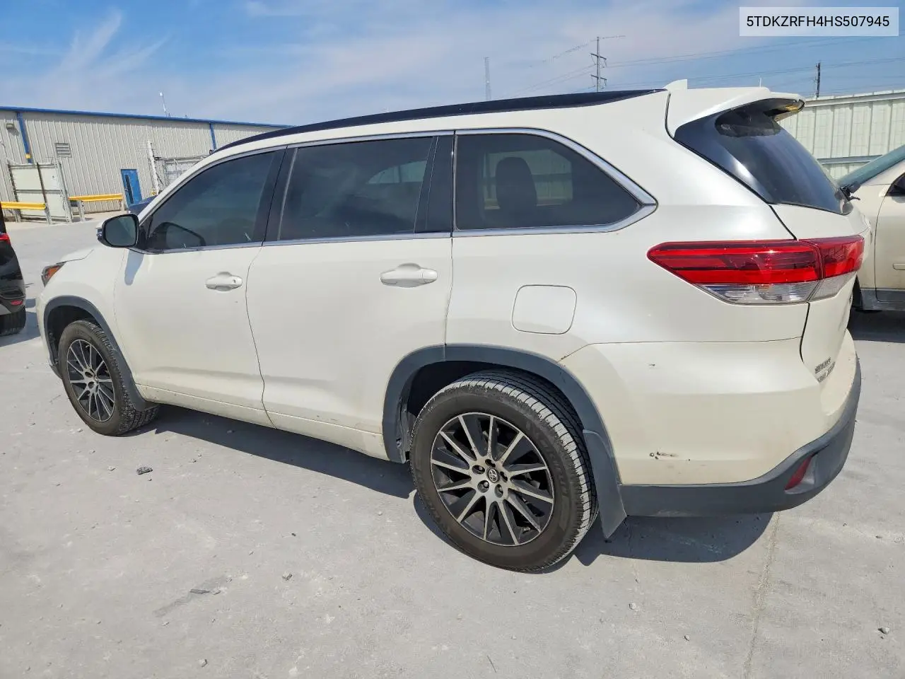 2017 TOYOTA HIGHLANDER VIN 5TDKZRFH4HS507945 — фото 2