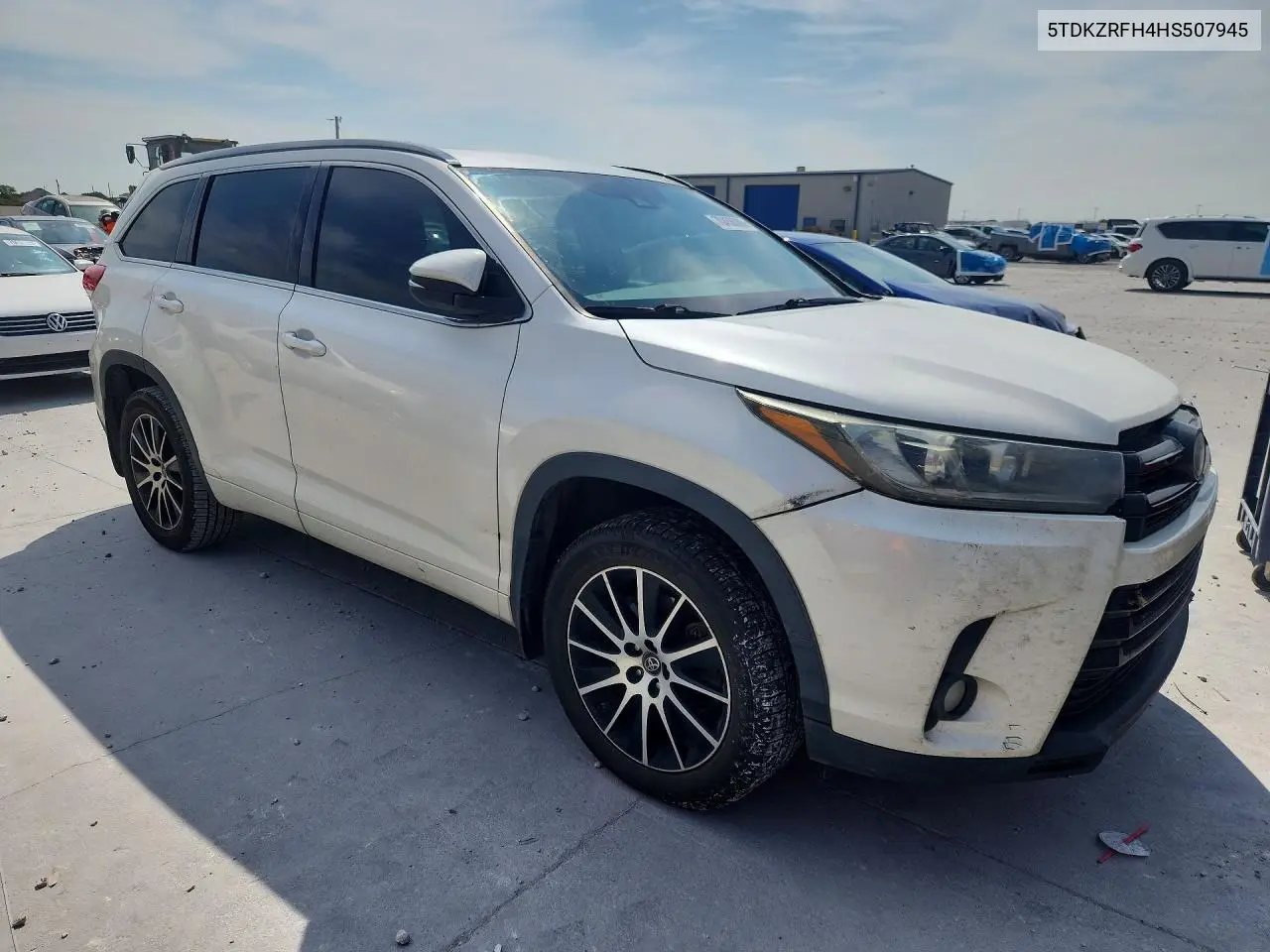 2017 TOYOTA HIGHLANDER VIN 5TDKZRFH4HS507945 — фото 4