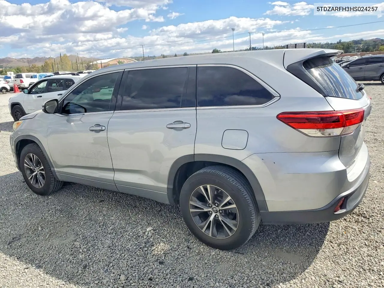 2017 TOYOTA HIGHLANDER VIN 5TDZARFH3HS024257 — фото 2