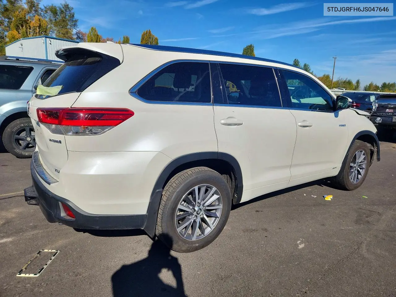 2018 TOYOTA HIGHLANDER VIN 5TDJGRFH6JS047646 — фото 3