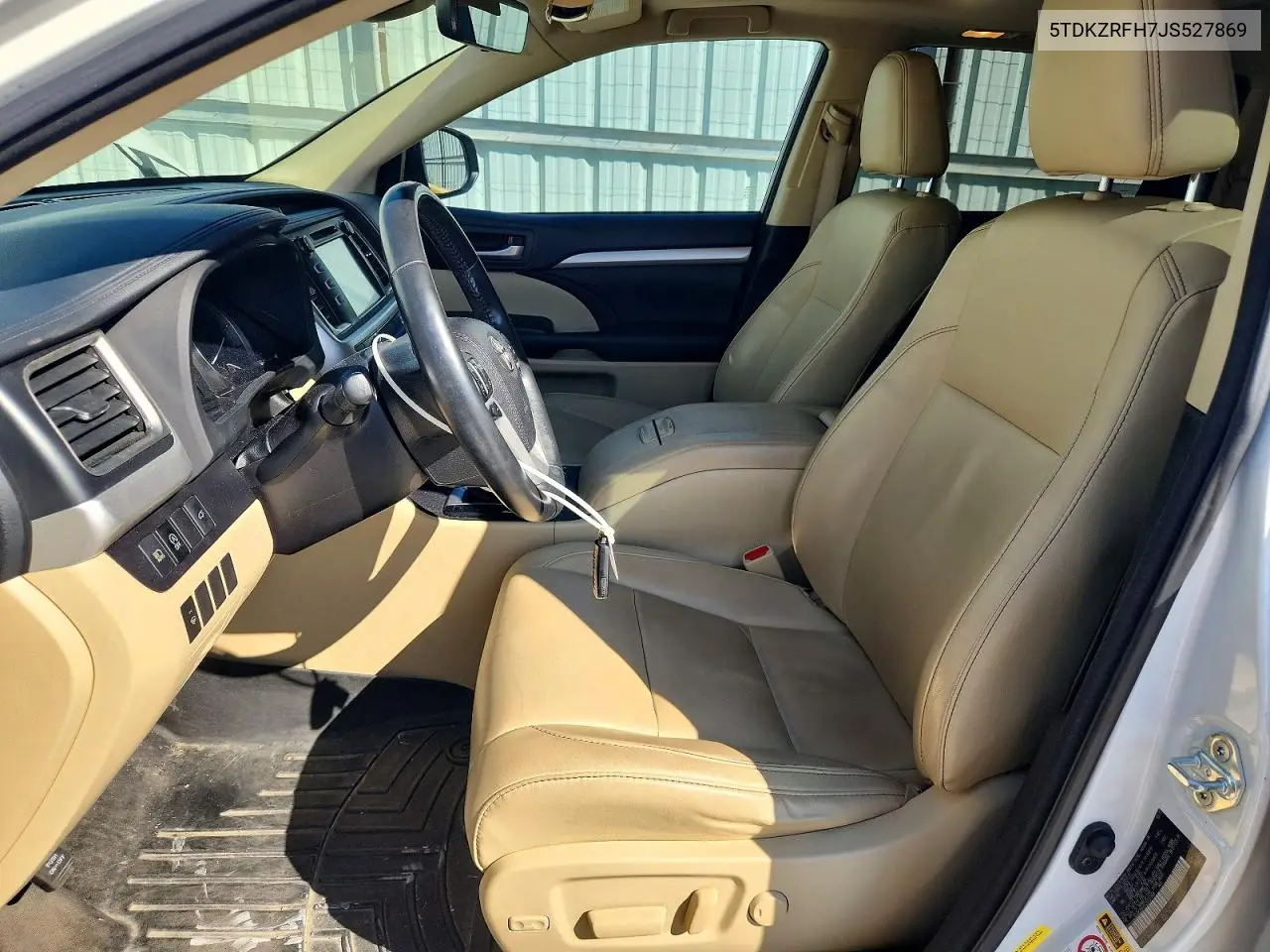TOYOTA HIGHLANDER 2018, VIN 5TDKZRFH7JS527869