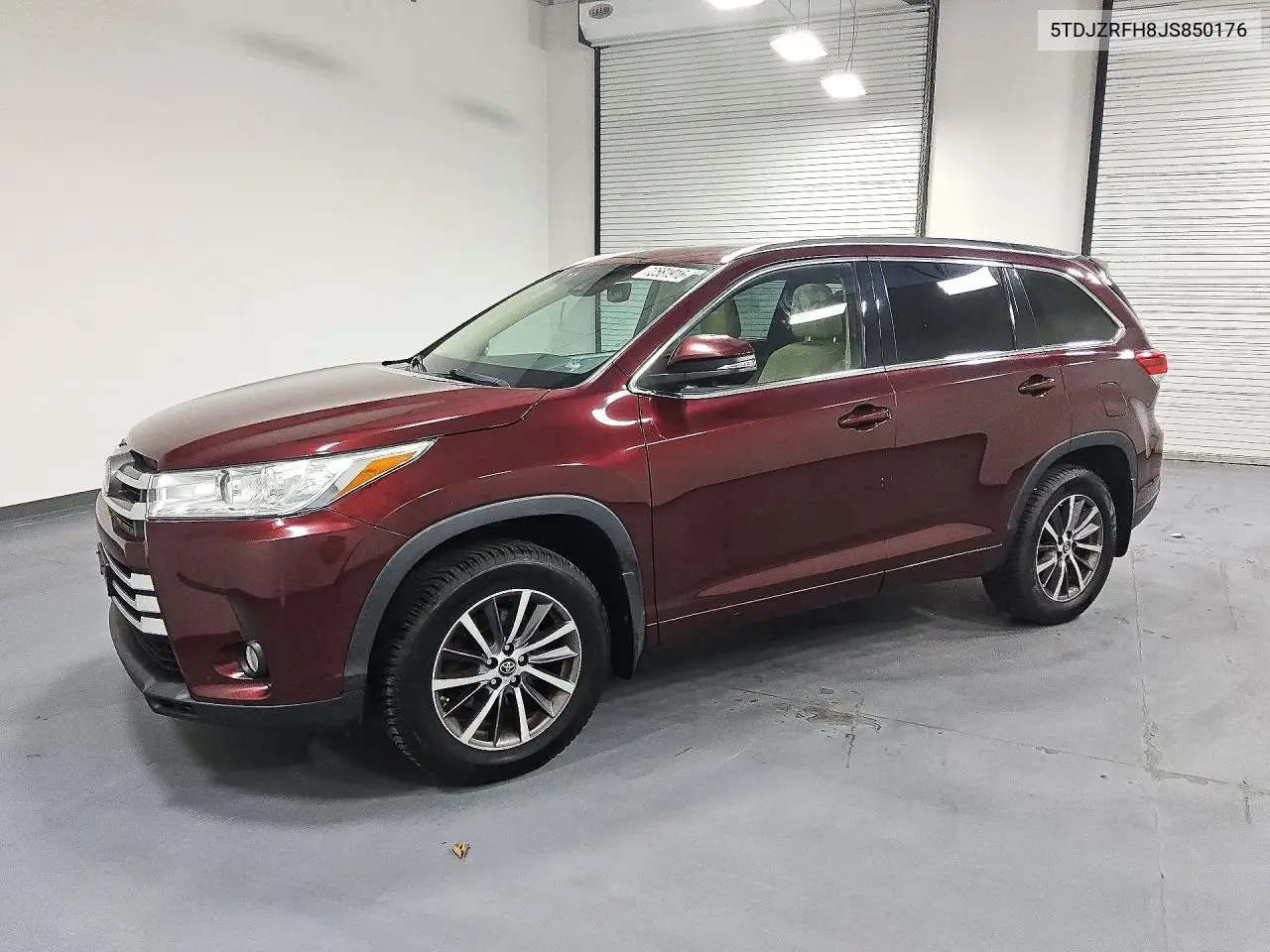 TOYOTA HIGHLANDER 2018, VIN 5TDJZRFH8JS850176