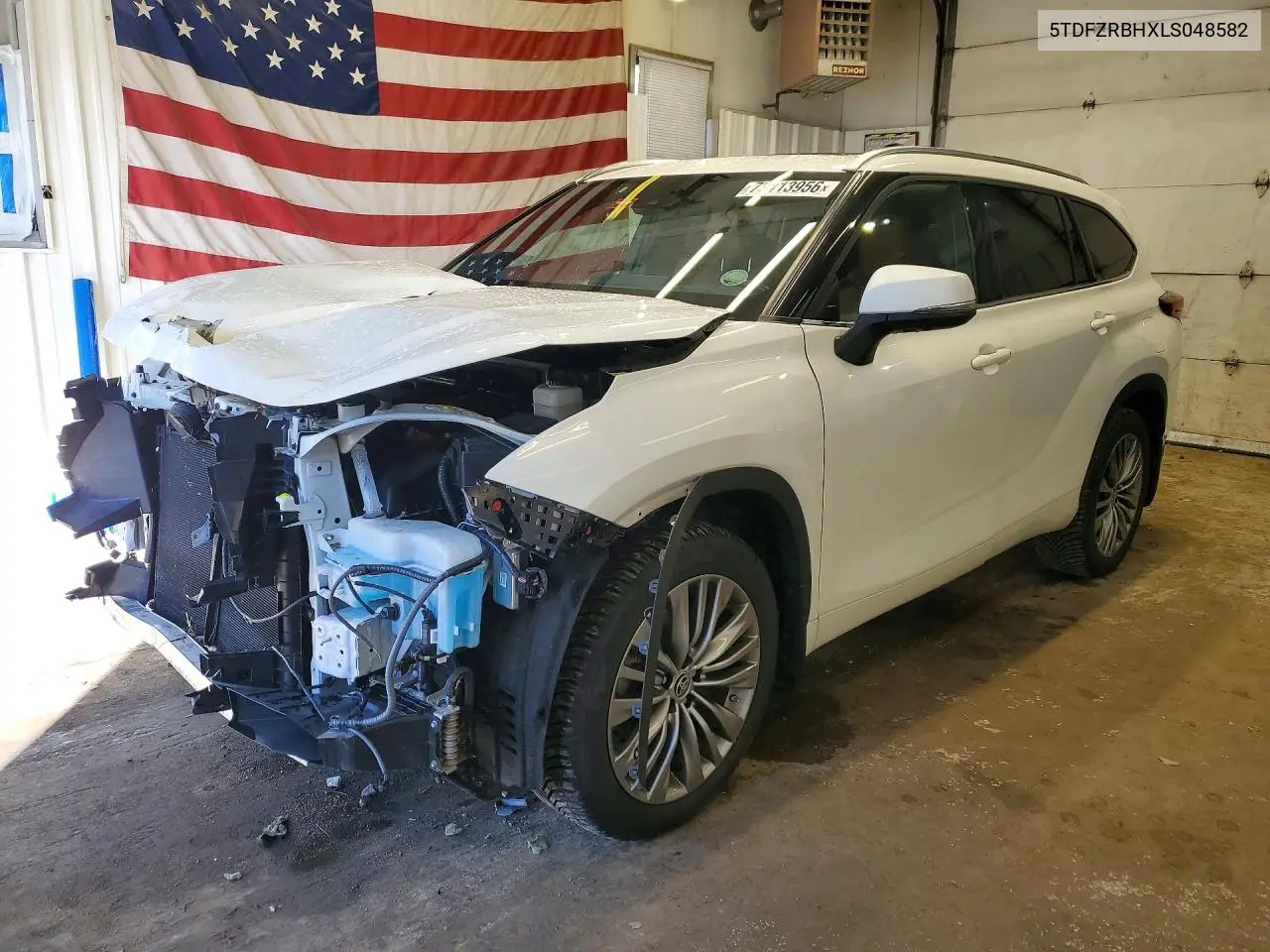 TOYOTA HIGHLANDER 2020, VIN 5TDFZRBHXLS048582