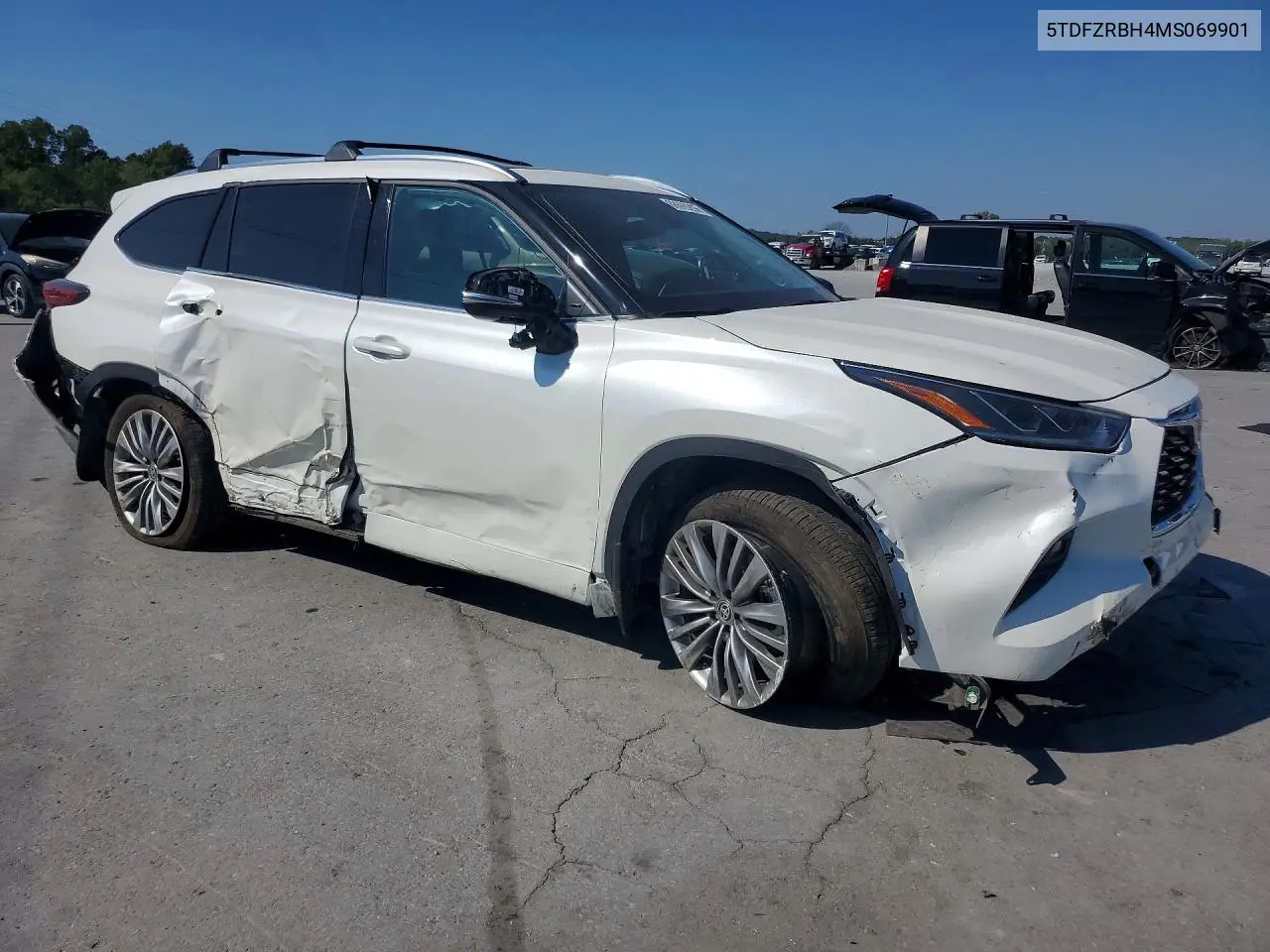 2021 TOYOTA HIGHLANDER VIN 5TDFZRBH4MS069901 — фото 4