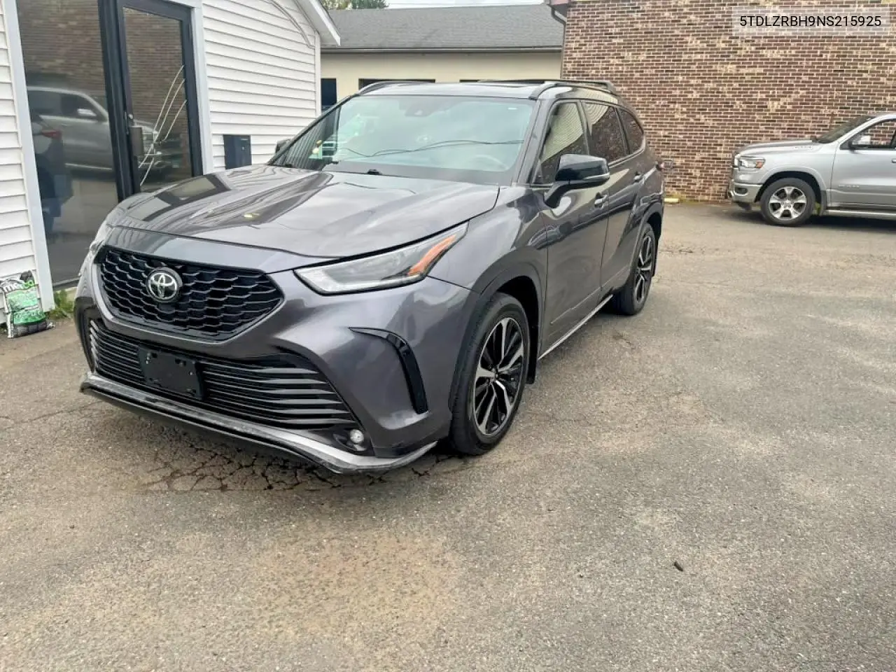 TOYOTA HIGHLANDER 2022, VIN 5TDLZRBH9NS215925