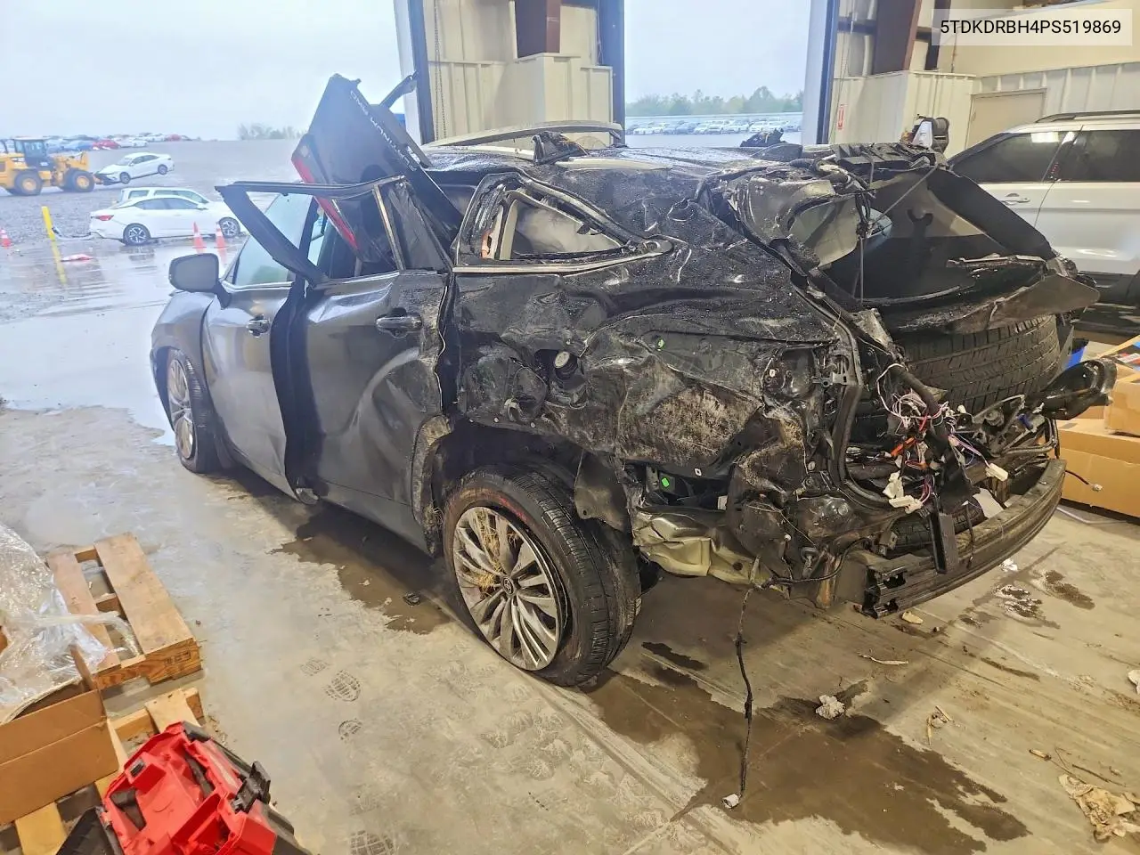 2023 TOYOTA HIGHLANDER VIN 5TDKDRBH4PS519869 — фото 2