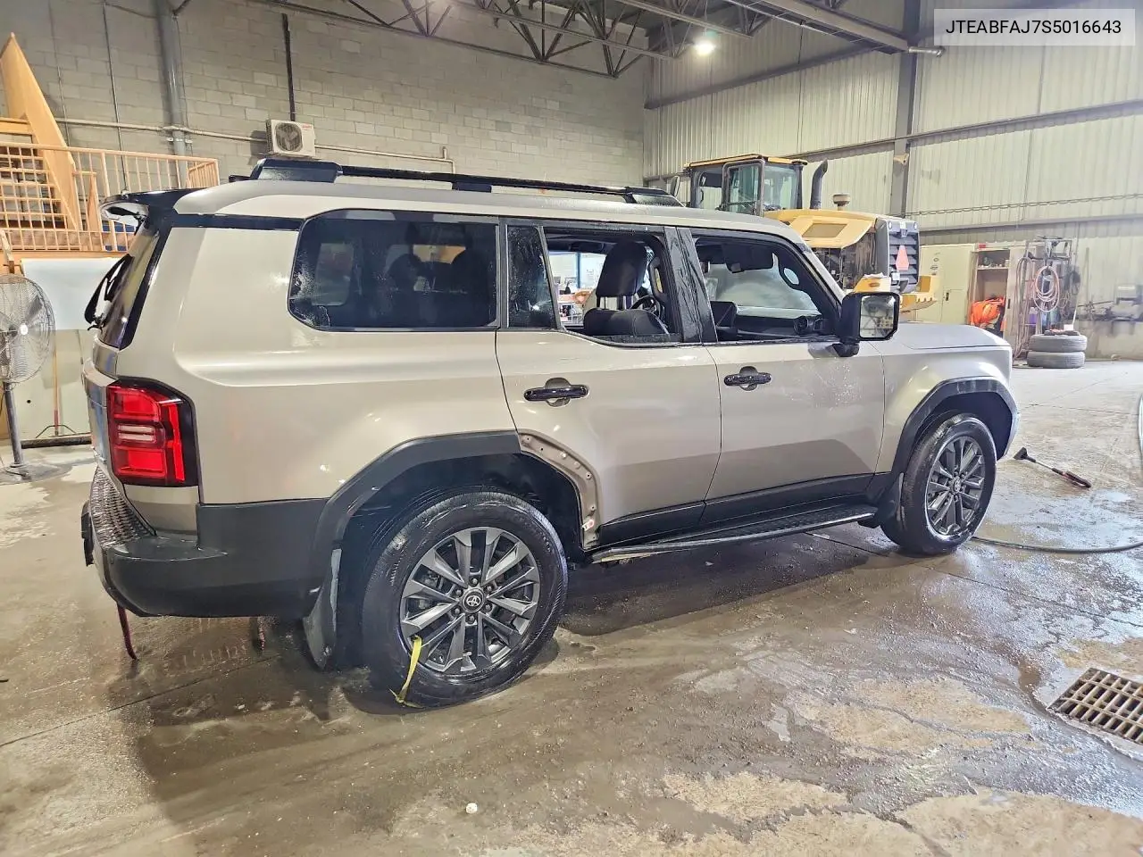 2025 TOYOTA LAND CRUISER VIN JTEABFAJ7S5016643 — фото 3