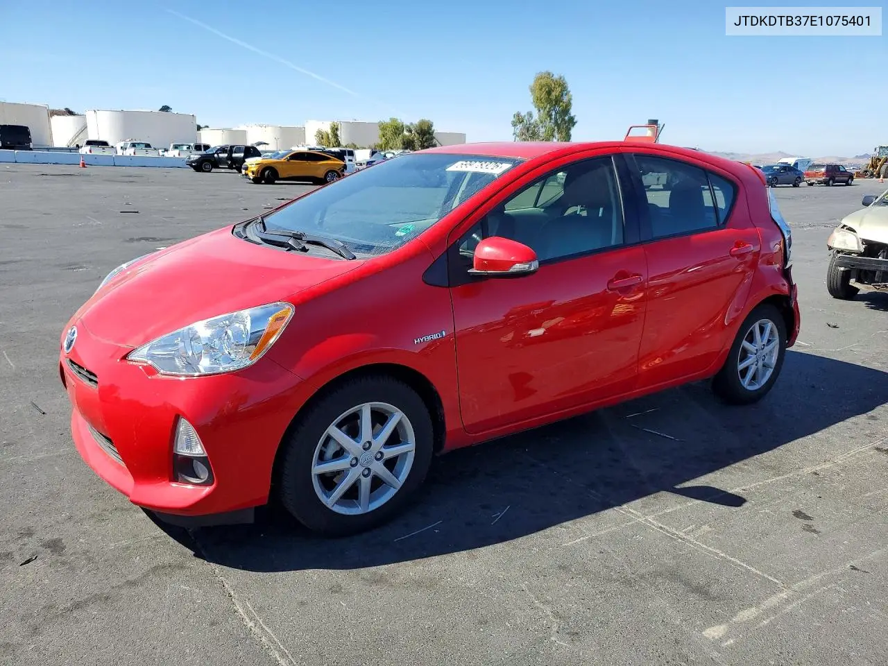 TOYOTA PRIUS C 2014, VIN JTDKDTB37E1075401