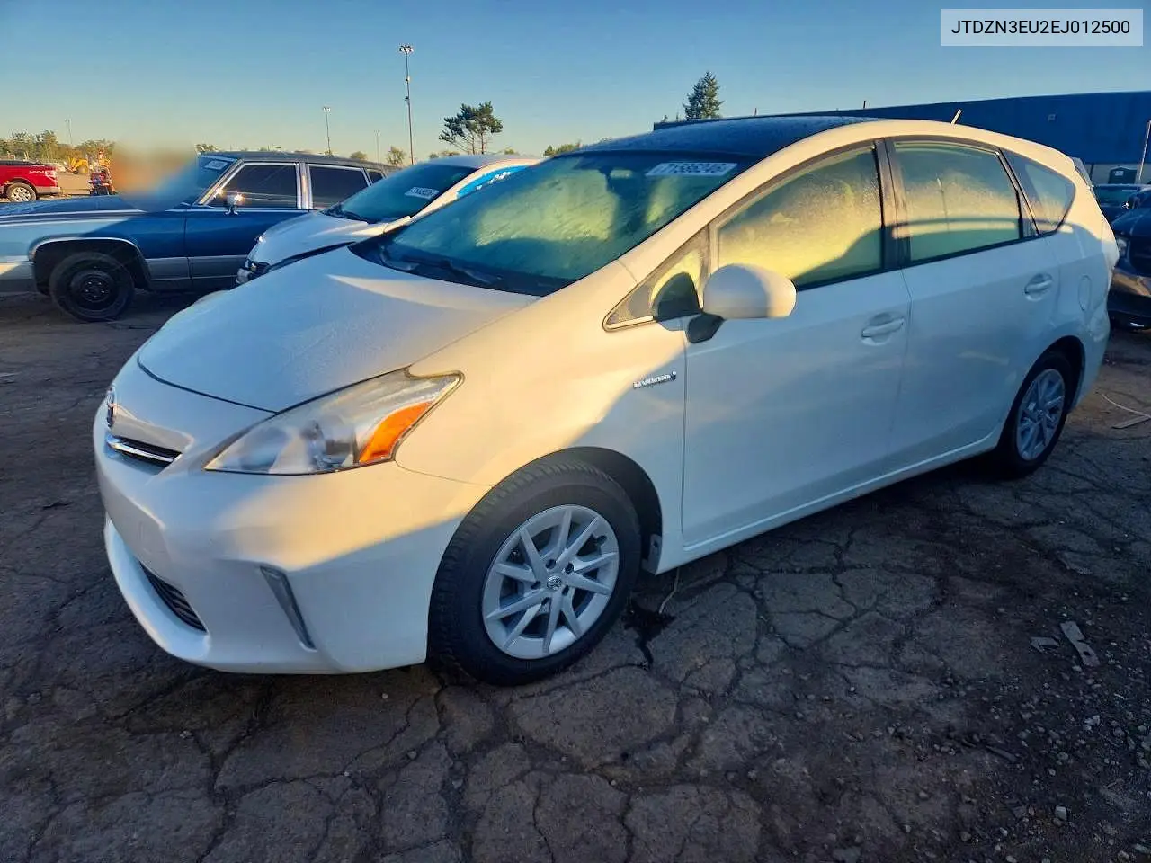 TOYOTA PRIUS V (+) 2014, VIN JTDZN3EU2EJ012500