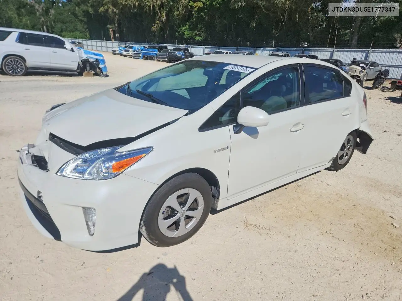 TOYOTA PRIUS 2014, VIN JTDKN3DU5E1777347