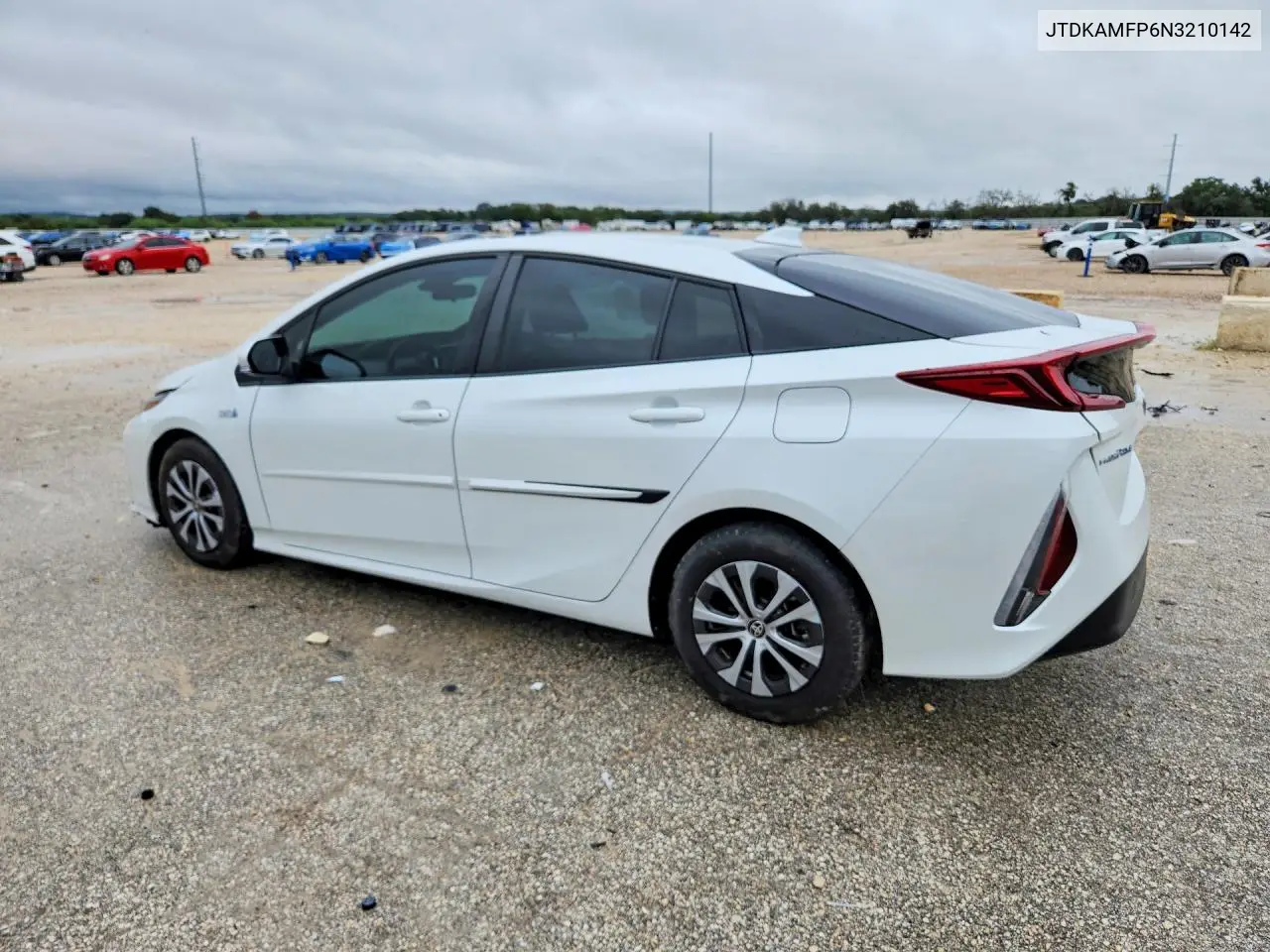 2022 TOYOTA PRIUS VIN JTDKAMFP6N3210142 — фото 2