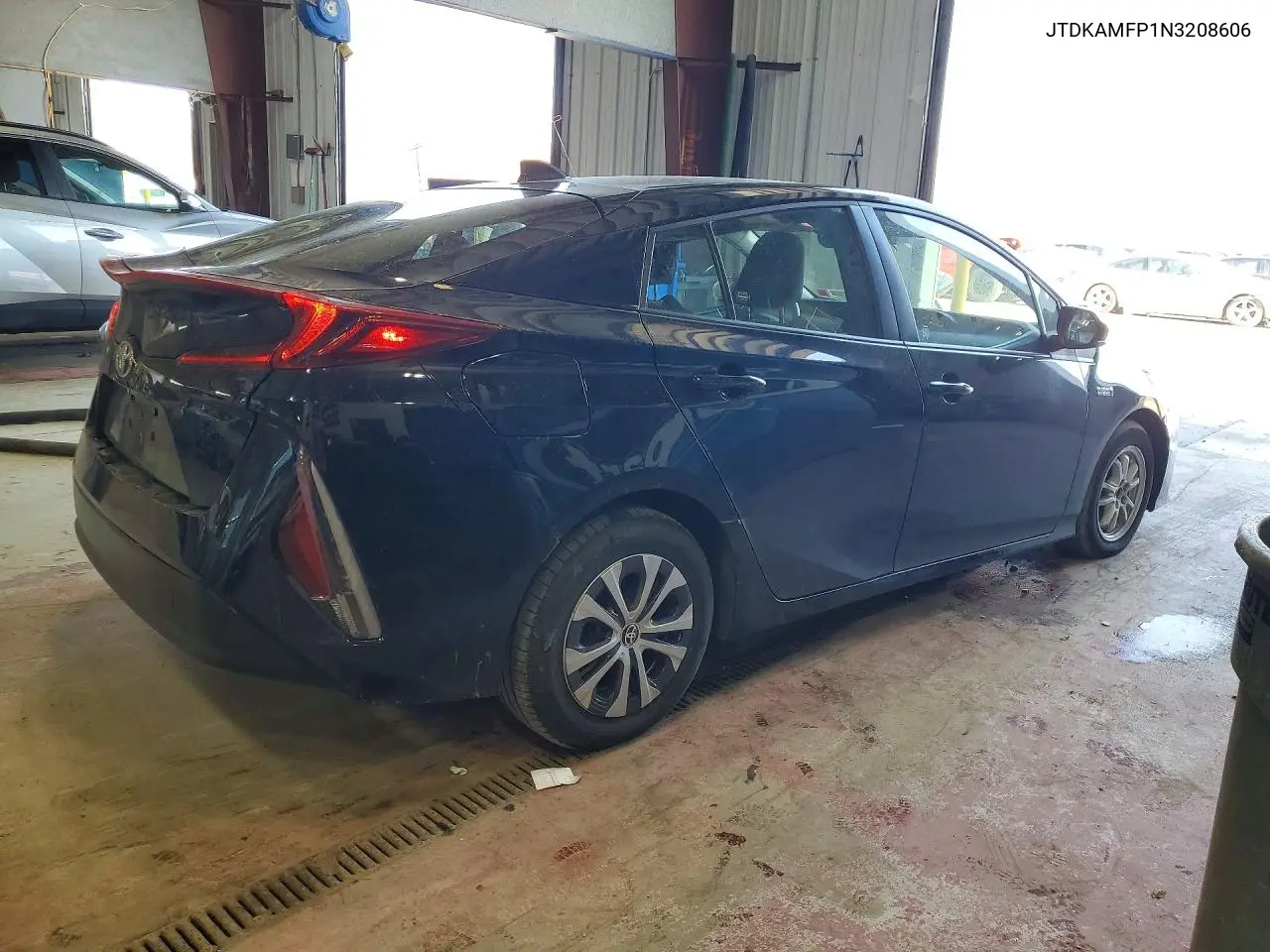 2022 TOYOTA PRIUS VIN JTDKAMFP1N3208606 — фото 3