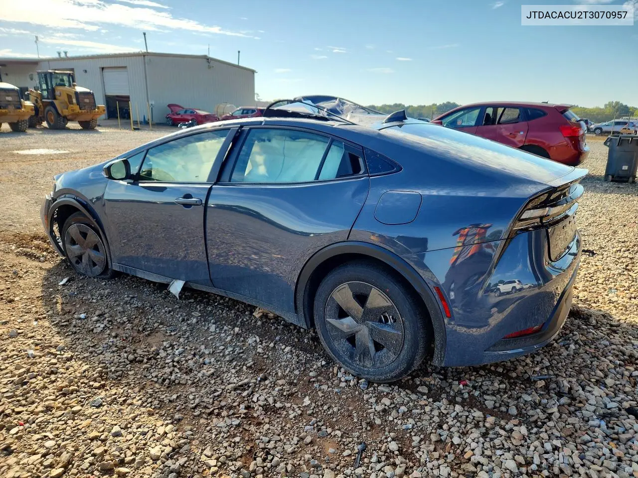 2026 TOYOTA PRIUS VIN JTDACACU2T3070957 — фото 2