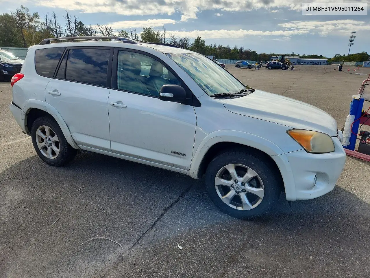2009 TOYOTA RAV 4 VIN JTMBF31V695011264 — фото 4
