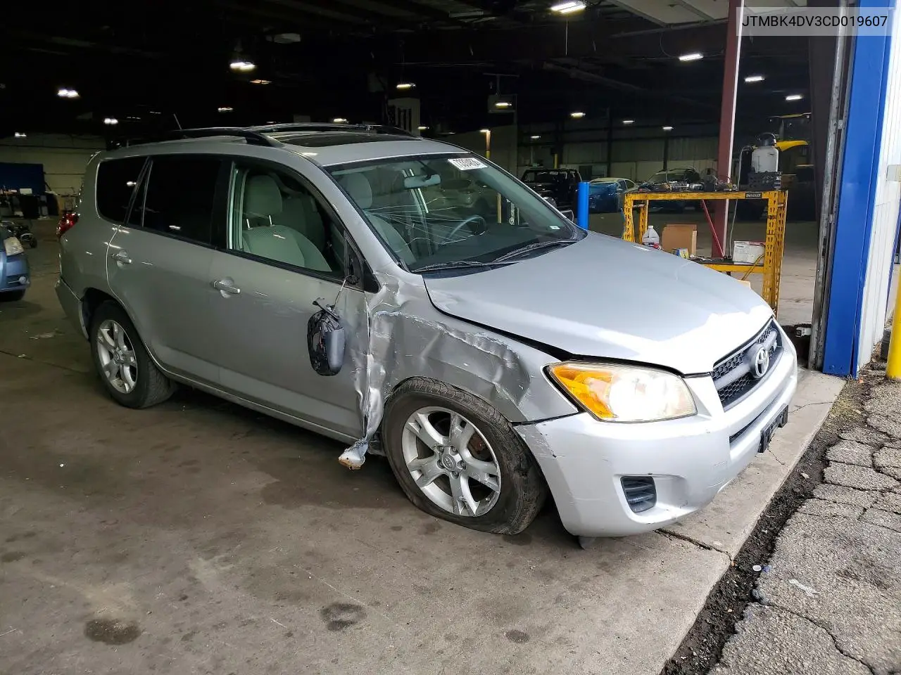 2012 TOYOTA RAV 4 VIN JTMBK4DV3CD019607 — фото 4