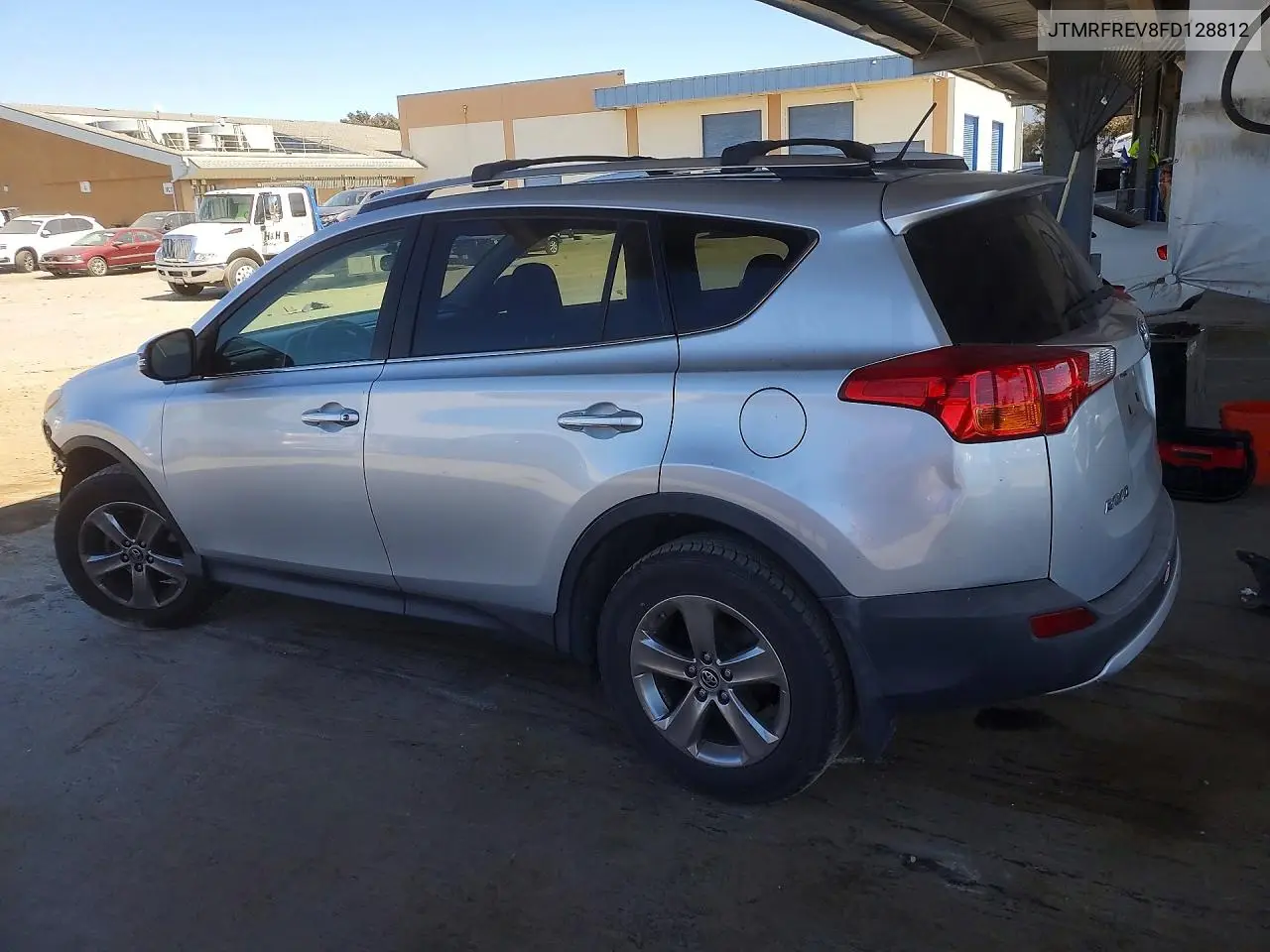 2015 TOYOTA RAV 4 VIN JTMRFREV8FD128812 — фото 2