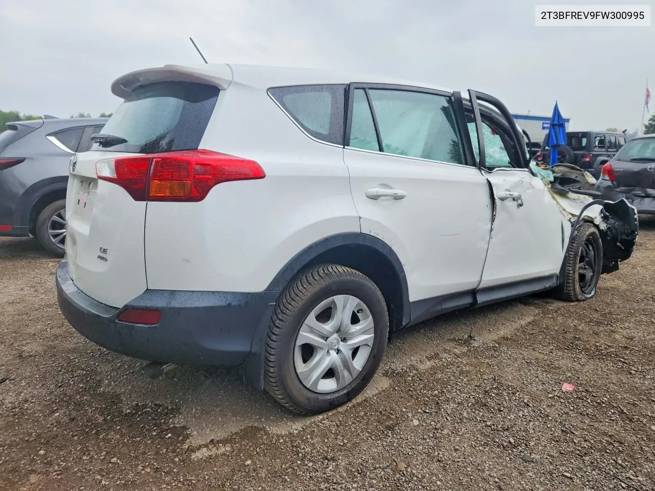 2015 TOYOTA RAV 4 VIN 2T3BFREV9FW300995 — фото 3