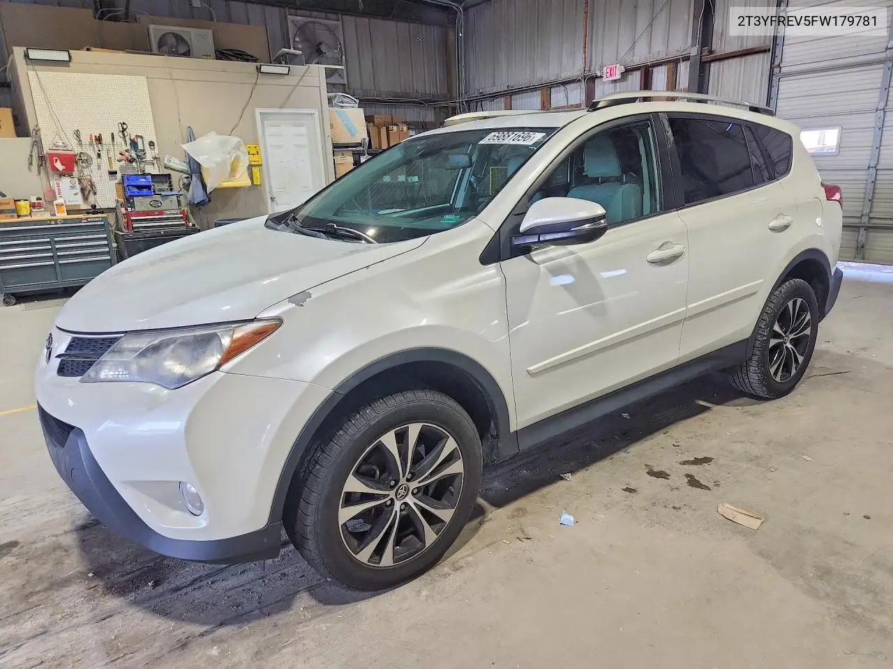 TOYOTA RAV 4 2015, VIN 2T3YFREV5FW179781