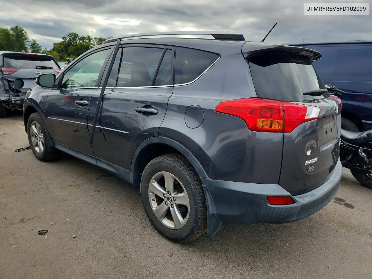 2015 TOYOTA RAV 4 VIN JTMRFREV5FD102099 — фото 2