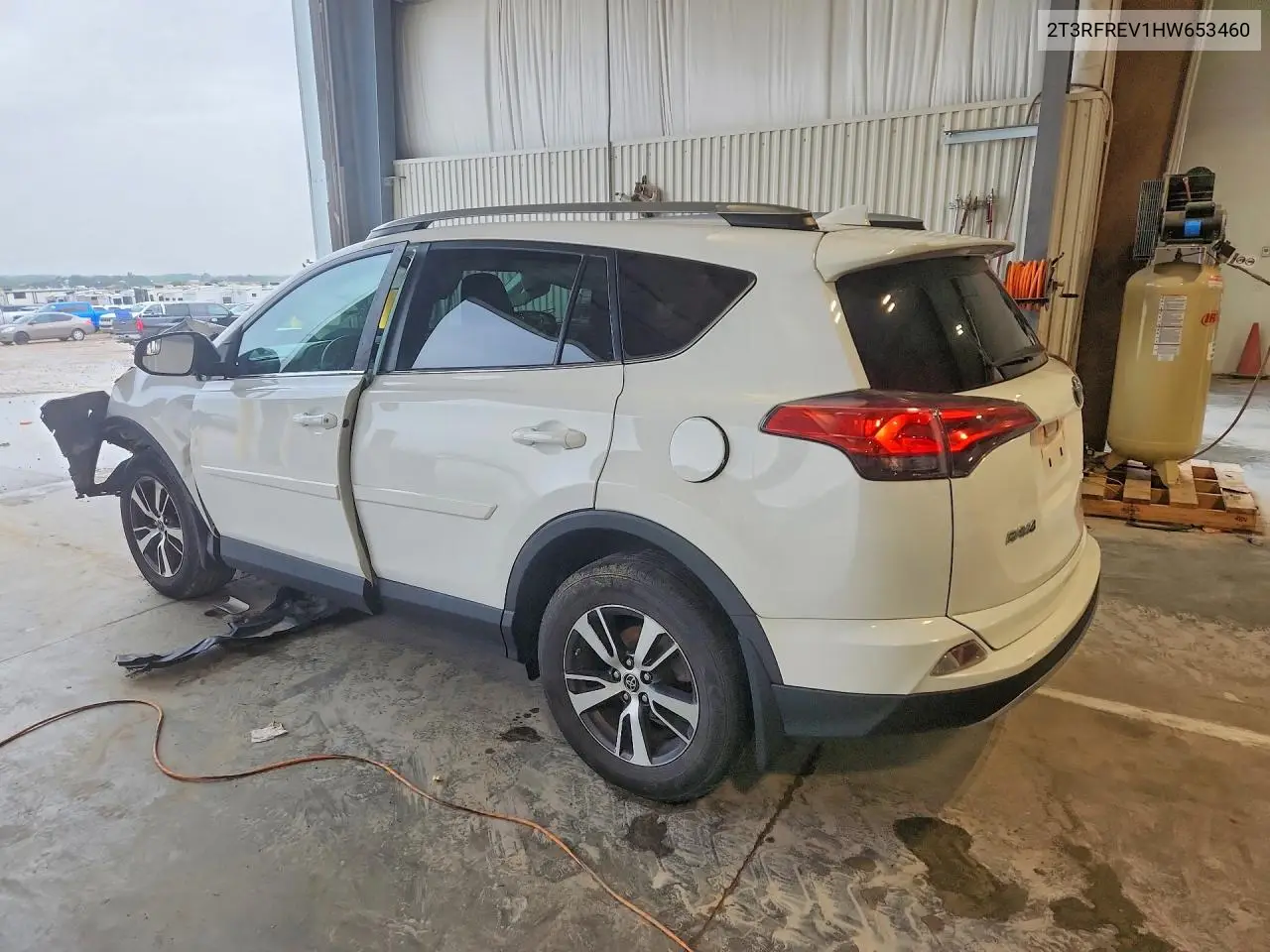 2017 TOYOTA RAV 4 VIN 2T3RFREV1HW653460 — фото 2