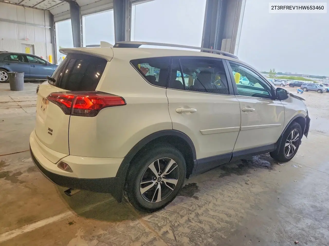 2017 TOYOTA RAV 4 VIN 2T3RFREV1HW653460 — фото 3