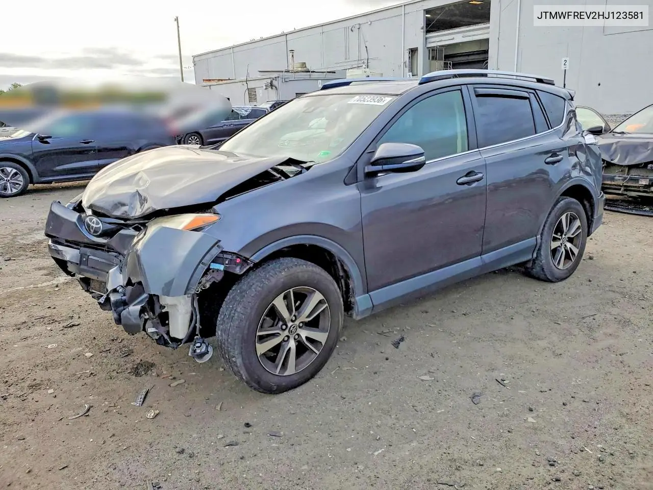 TOYOTA RAV 4 2017, VIN JTMWFREV2HJ123581