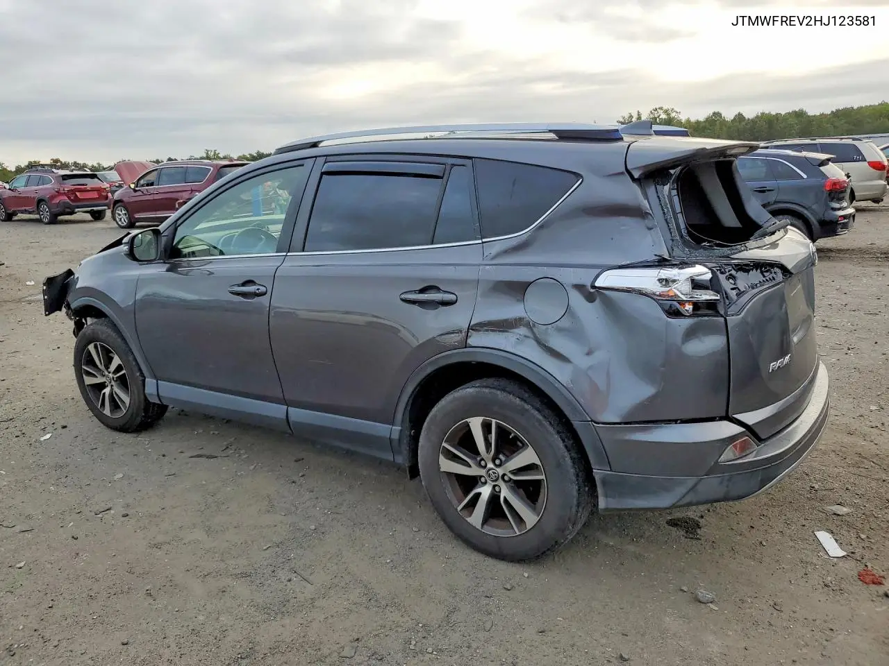 2017 TOYOTA RAV 4 VIN JTMWFREV2HJ123581 — фото 2