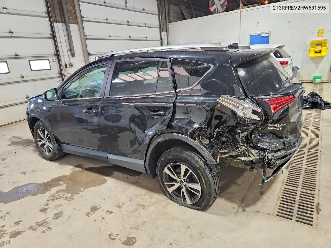 2017 TOYOTA RAV 4 VIN 2T3RFREV2HW631595 — фото 2