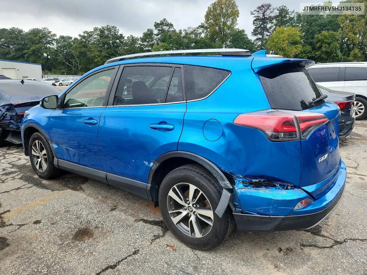 2017 TOYOTA RAV 4 VIN JTMRFREV5HJ134135 — фото 2