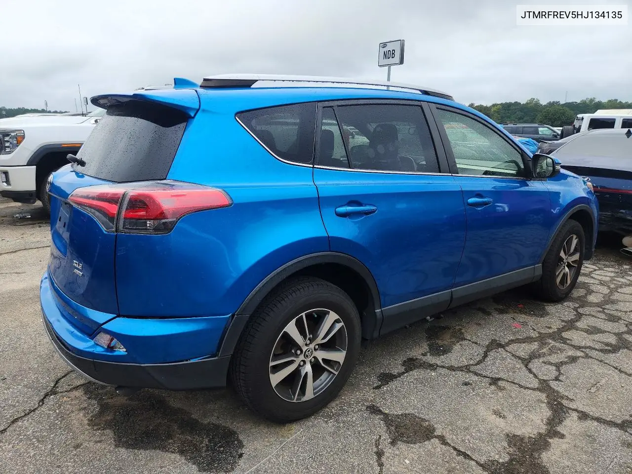 2017 TOYOTA RAV 4 VIN JTMRFREV5HJ134135 — фото 3