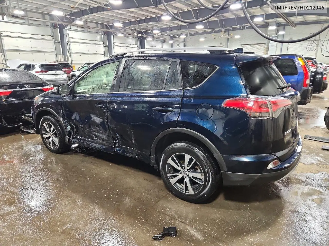 2017 TOYOTA RAV 4 VIN JTMRFREV7HD212946 — фото 2