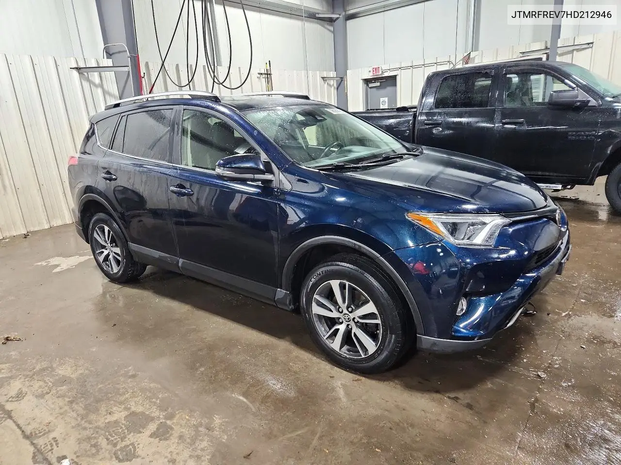 2017 TOYOTA RAV 4 VIN JTMRFREV7HD212946 — фото 4
