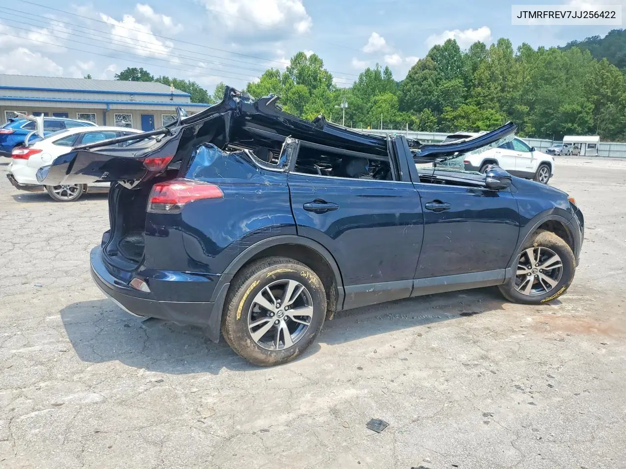 2018 TOYOTA RAV 4 VIN JTMRFREV7JJ256422 — фото 3