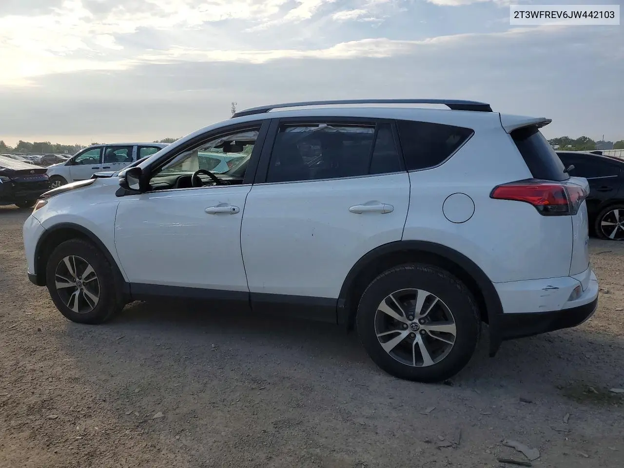 2018 TOYOTA RAV 4 VIN 2T3WFREV6JW442103 — фото 2