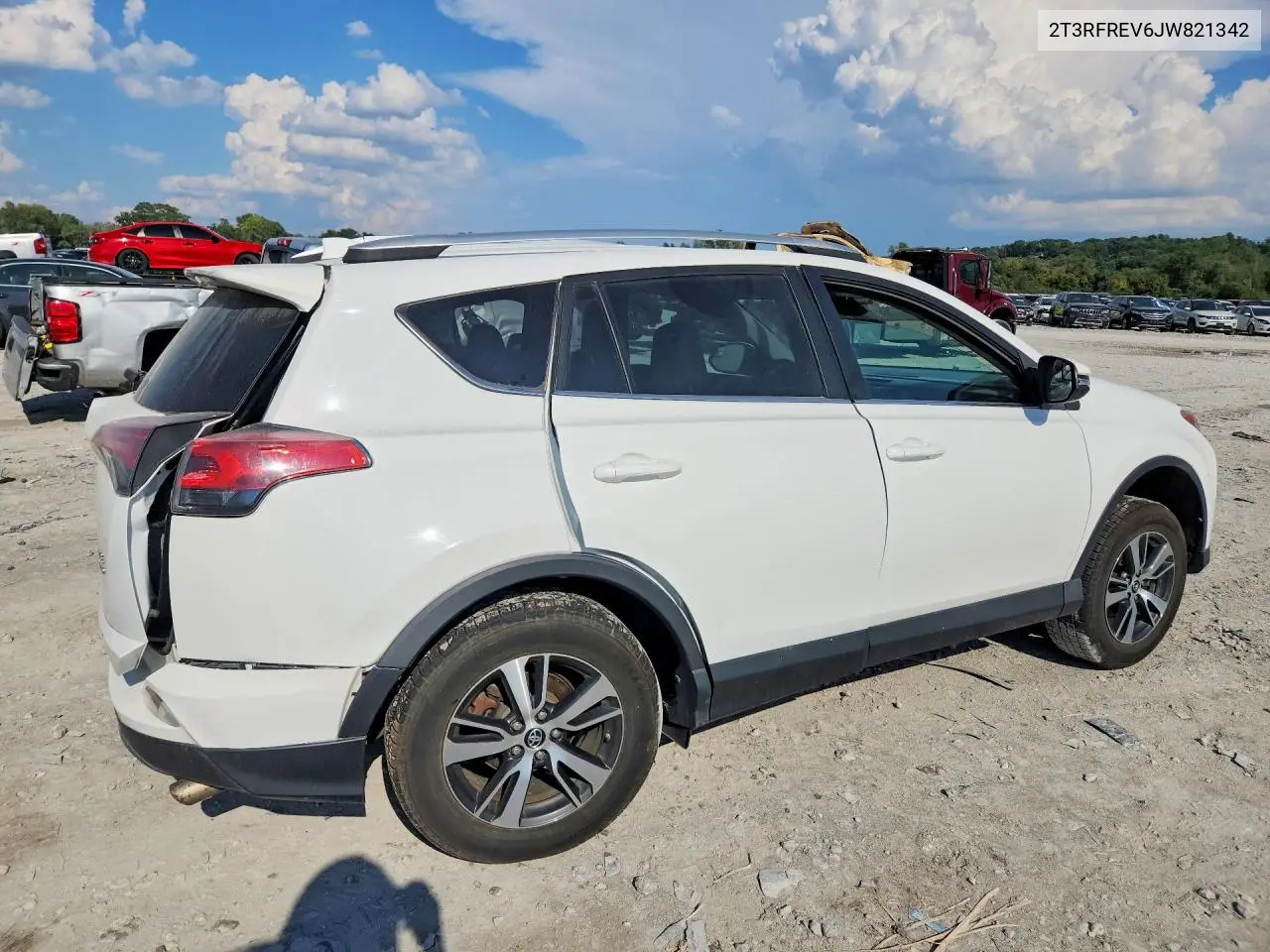 2018 TOYOTA RAV 4 VIN 2T3RFREV6JW821342 — фото 3