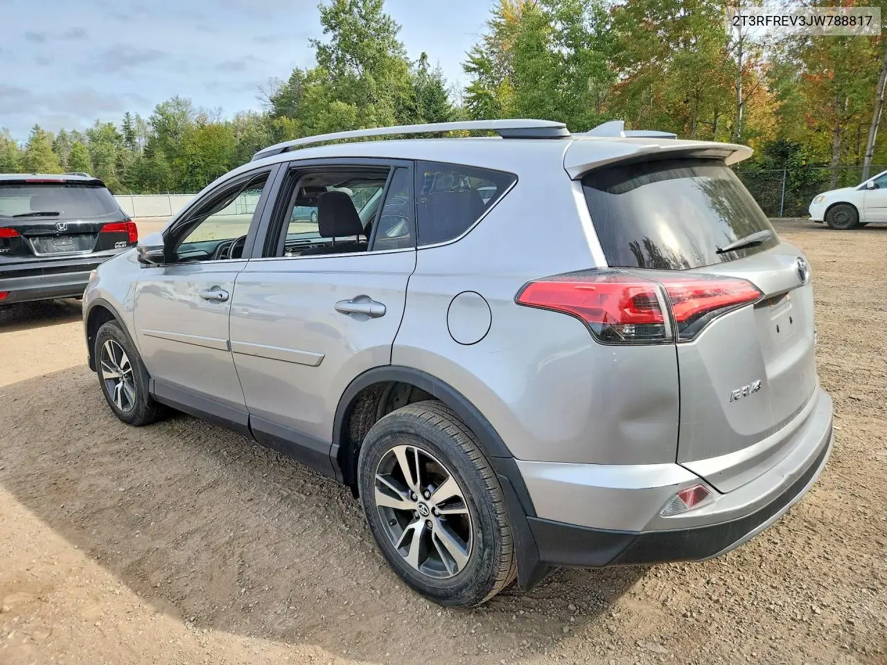 2018 TOYOTA RAV 4 VIN 2T3RFREV3JW788817 — фото 2