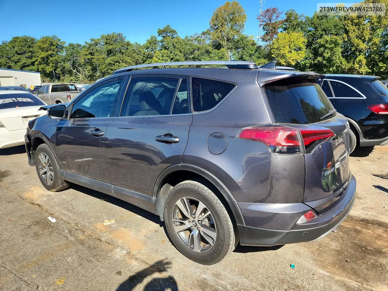2018 TOYOTA RAV 4 VIN 2T3WFREV9JW423786 — фото 2