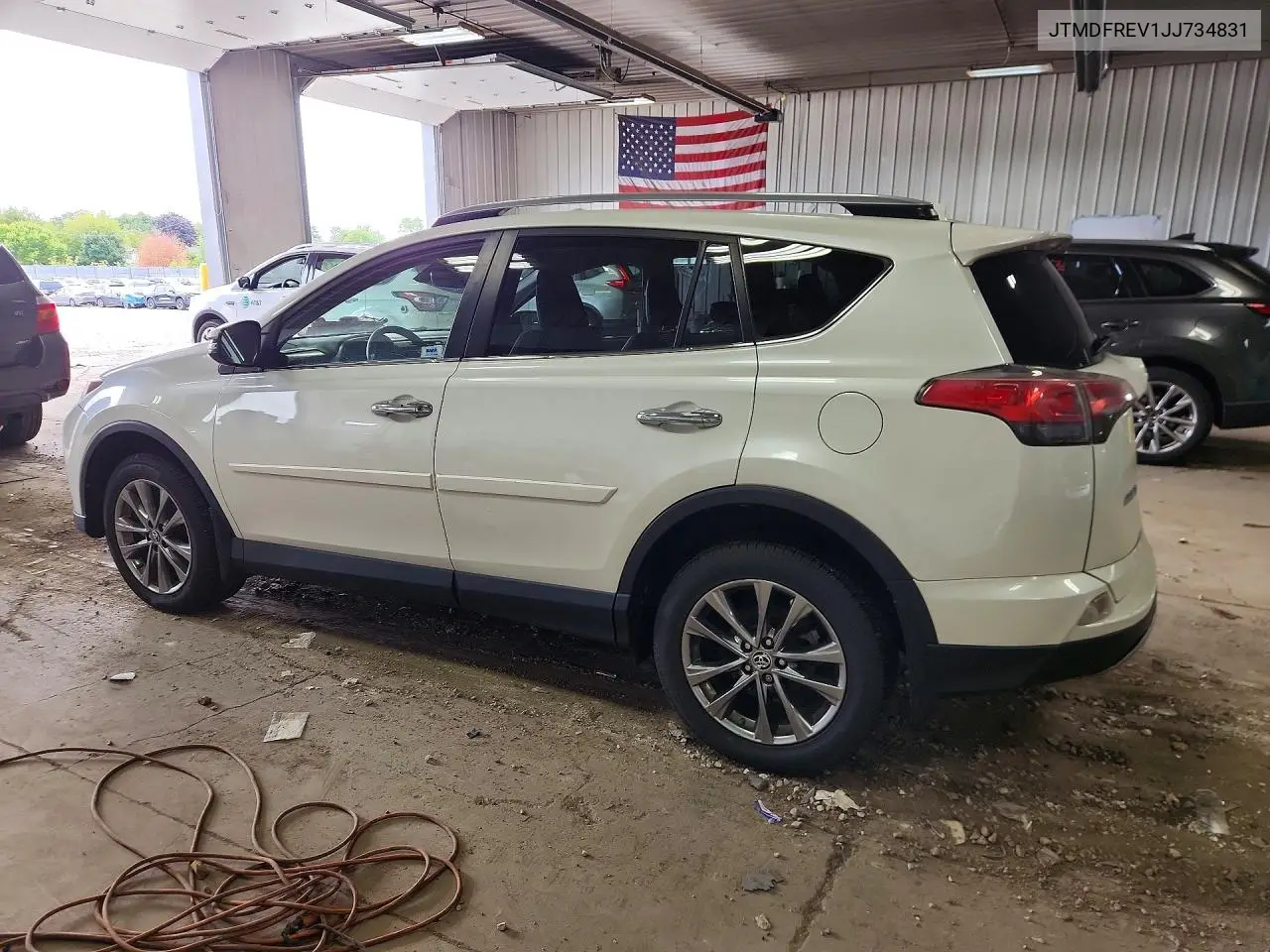 2018 TOYOTA RAV 4 VIN JTMDFREV1JJ734831 — фото 2