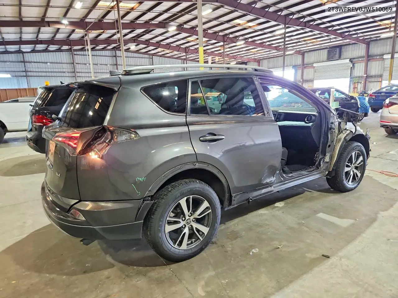 2018 TOYOTA RAV 4 VIN 2T3WFREV0JW510069 — фото 3