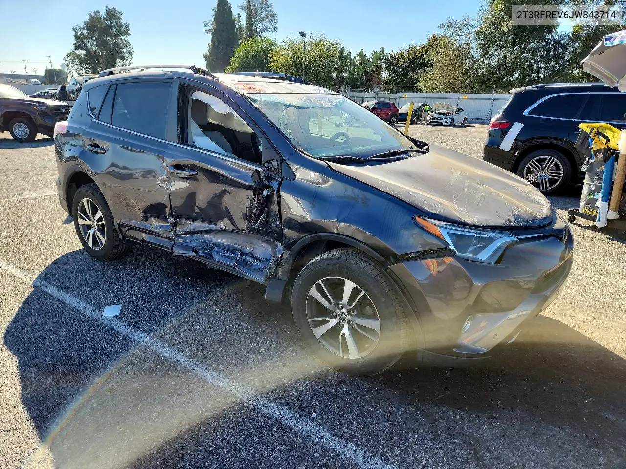 2018 TOYOTA RAV 4 VIN 2T3RFREV6JW843714 — фото 4