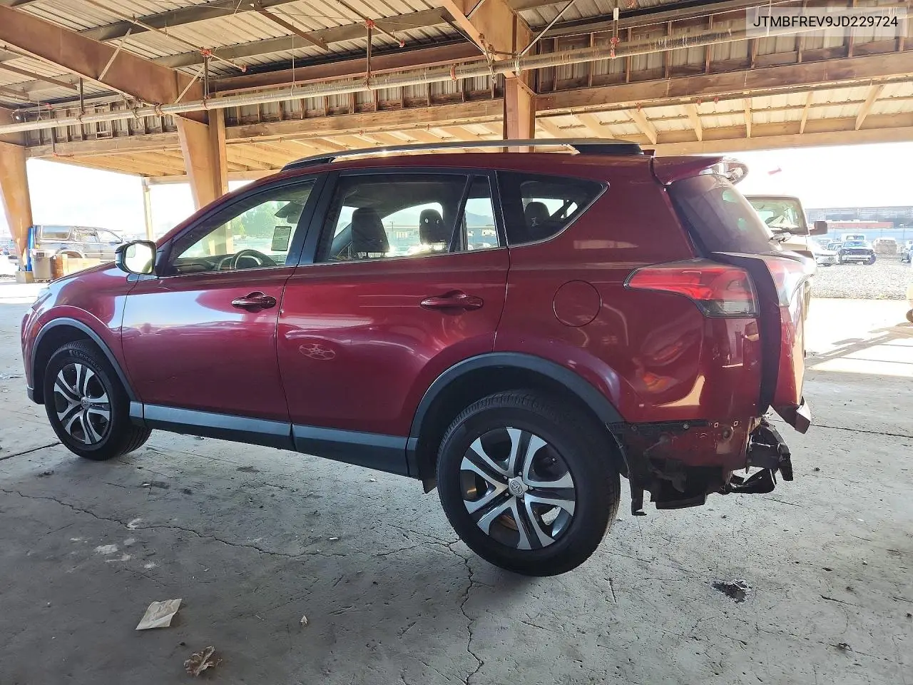 2018 TOYOTA RAV 4 VIN JTMBFREV9JD229724 — фото 2