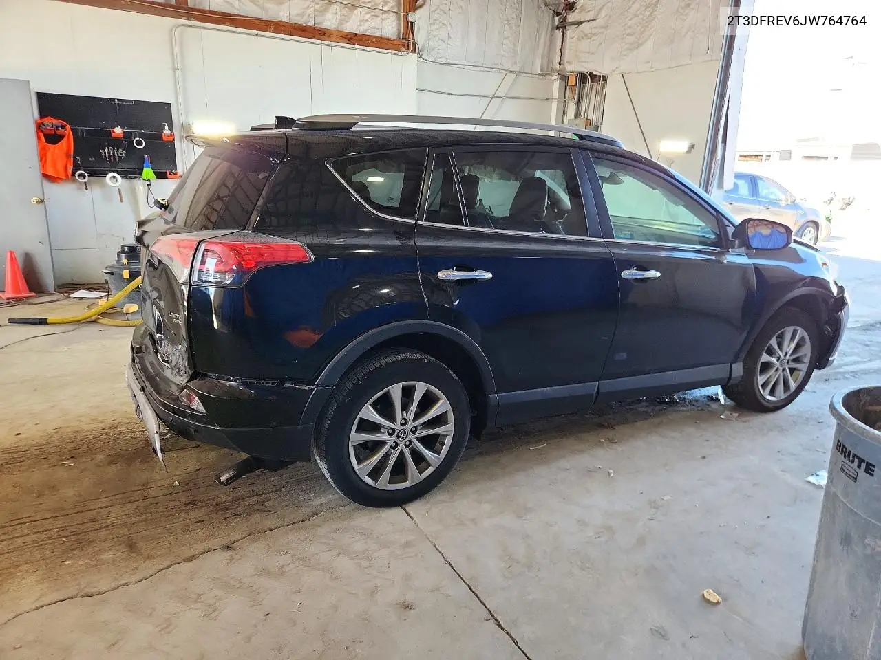 2018 TOYOTA RAV 4 VIN 2T3DFREV6JW764764 — фото 3